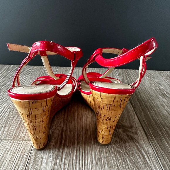 HOT 🔥🔥 Jessica Simpson, red wedge sandal, LIKE NEW. size 7.5 - Picture 3 of 3